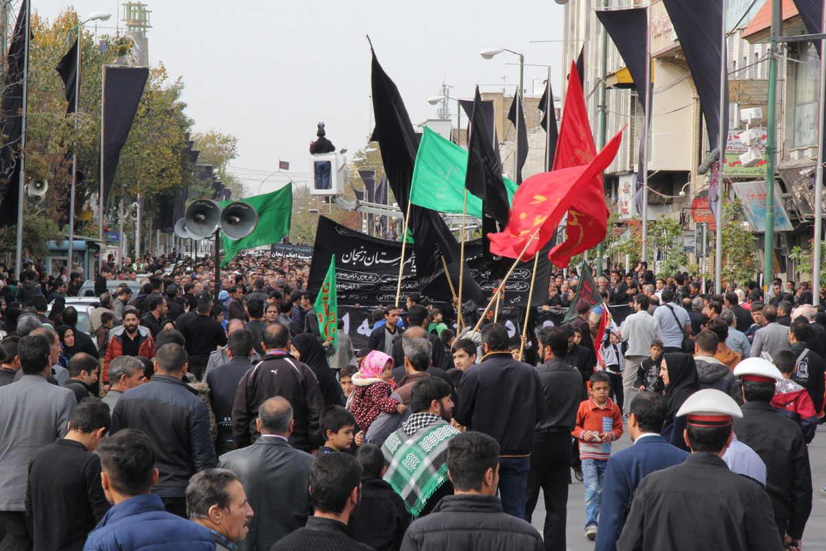 دسته حسینیه اعظم زنجان در روز اربعین