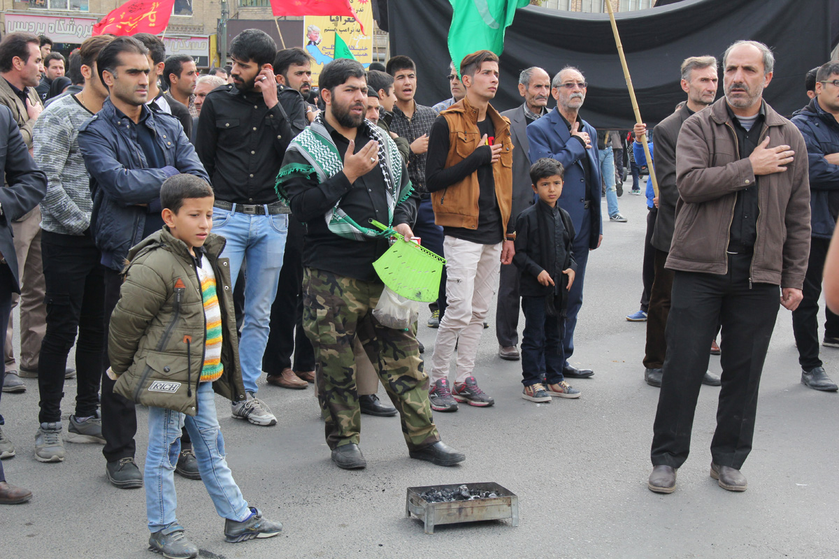 دسته حسینیه اعظم زنجان در روز اربعین