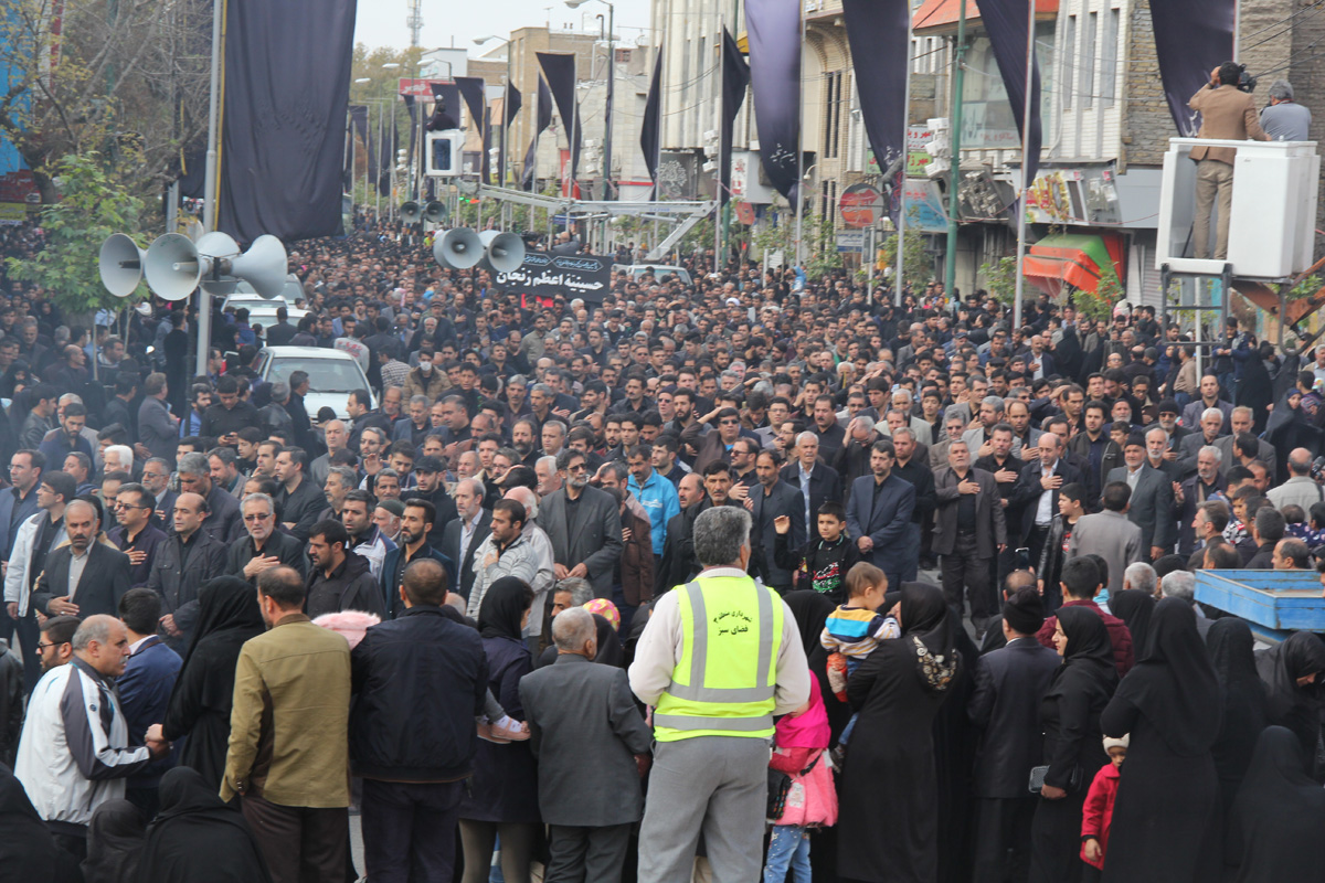 دسته حسینیه اعظم زنجان در روز اربعین