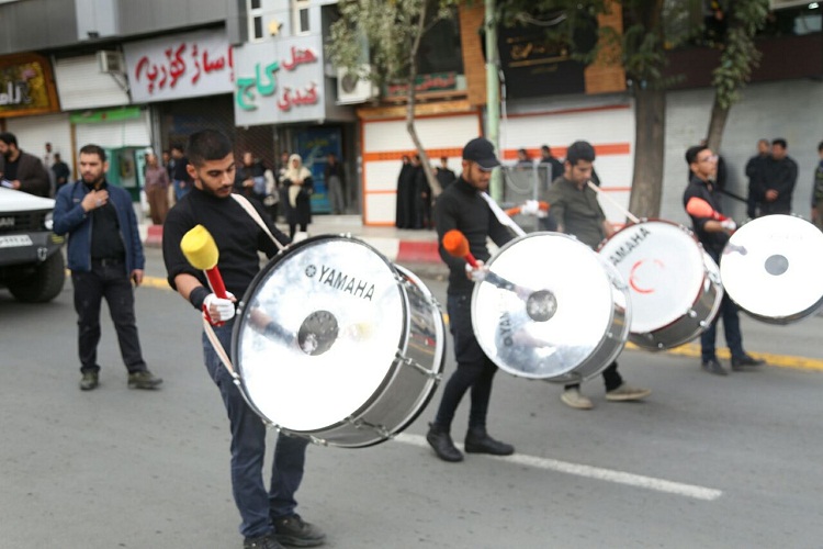 برگزاری مراسم عزاداری اربعین در سنندج + عکس