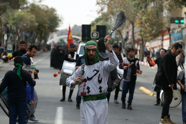 برگزاری مراسم عزاداری اربعین در سنندج + عکس