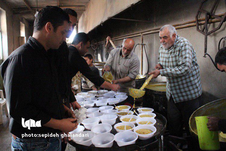 آیین معنوی پخت « آش نذری غلور » شهر اسفدن در قاب تصویر