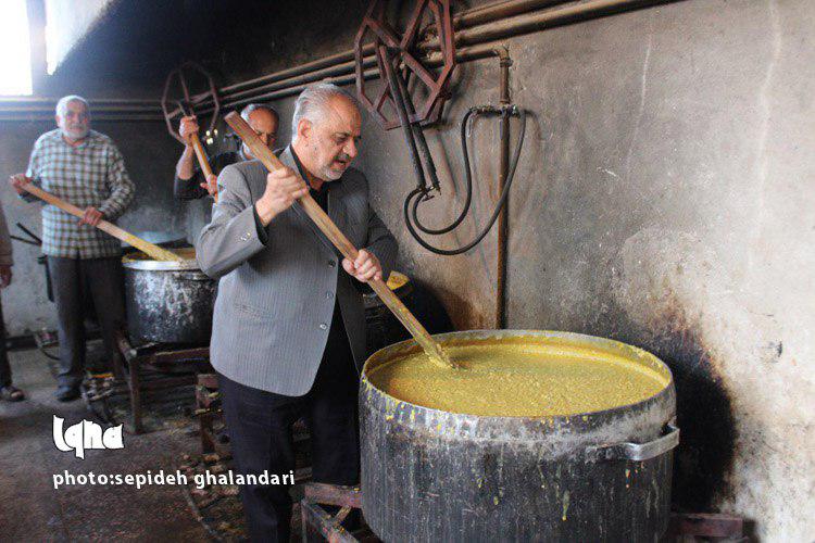 آیین معنوی پخت « آش نذری غلور » شهر اسفدن در قاب تصویر