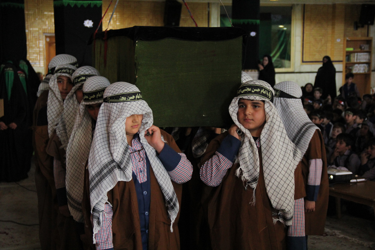 سوگواری دانش آموزان قرآنی زنجان در آستانه ۲۸ صفر