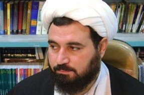 انسان معتقد به خدا با عزت و پاکی زندگی می‌کند