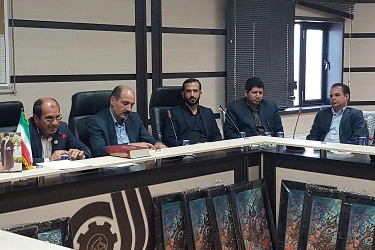 تصاویری از تجلیل برگزیدگان مسابقات قرآن فنی و حرفه‌ای سیستان و بلوچستان