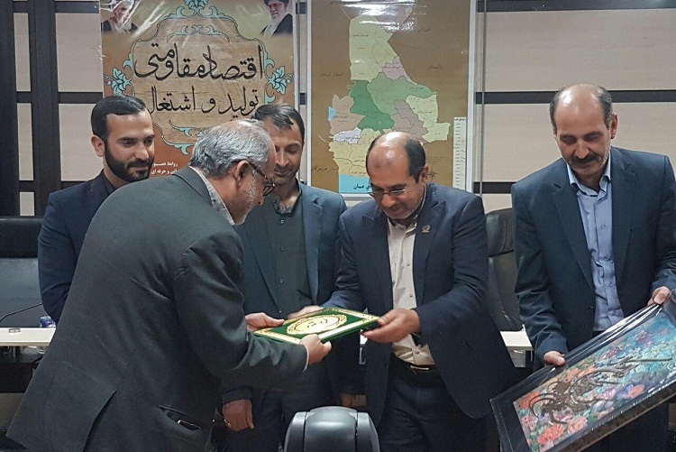 تصاویری از تجلیل برگزیدگان مسابقات قرآن فنی و حرفه‌ای سیستان و بلوچستان