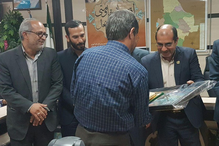 تصاویری از تجلیل برگزیدگان مسابقات قرآن فنی و حرفه‌ای سیستان و بلوچستان