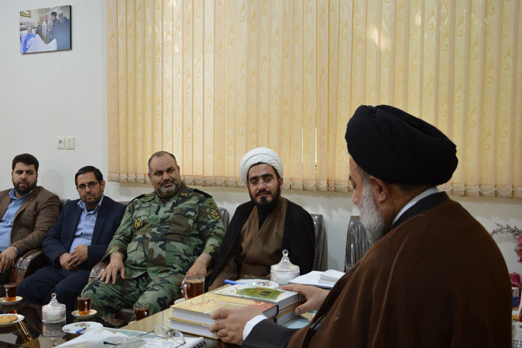 دیدار مدیرکل حفظ آثار دفاع مقدس لرستان با آیت‌الله میرعمادی