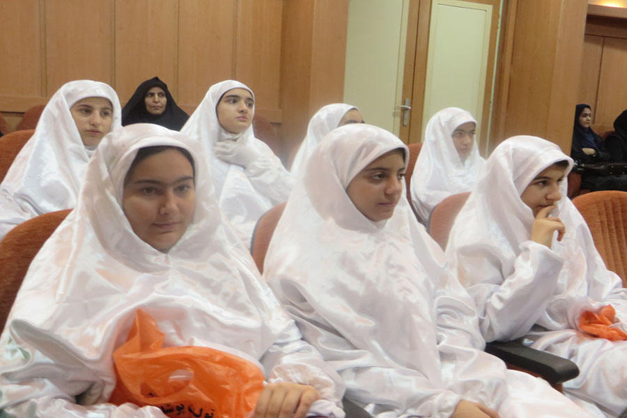 گزارش تصویری آیین تجلیل از فعالان، خادمان نماز و چهره‌های قرآنی در لرستان