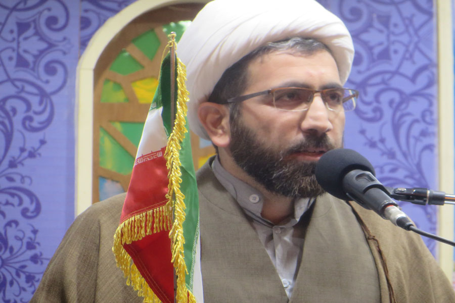 گزارش تصویری آیین تجلیل از فعالان، خادمان نماز و چهره‌های قرآنی در لرستان