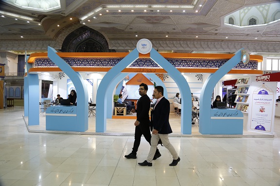 چای داغ رفاقت و رقابت در نمایشگاه مطبوعات چای داغ رفاقت و رقابت در نمایشگاه مطبوعات