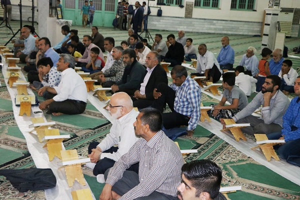 215امین کرسی تلاوت قرآن در آزادشهر برگزار شد 215امین کرسی تلاوت قرآن در آزادشهر برگزار شد
