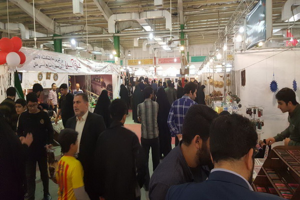 گزارش تصویری از برپایی نمایشگاه صحیفه سبز در بابل