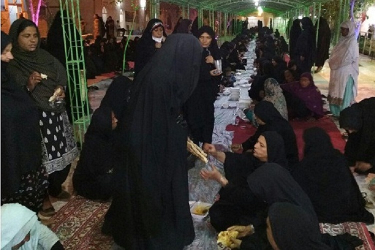 تصاویری از اطعام زائران پاکستانی در زائرسرای امام رضا(ع) زاهدان تصاویری از اطعام زائران پاکستانی در زائرسرای امام رضا(ع) زاهدان