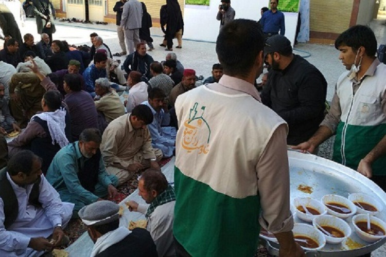 تصاویری از اطعام زائران پاکستانی در زائرسرای امام رضا(ع) زاهدان تصاویری از اطعام زائران پاکستانی در زائرسرای امام رضا(ع) زاهدان