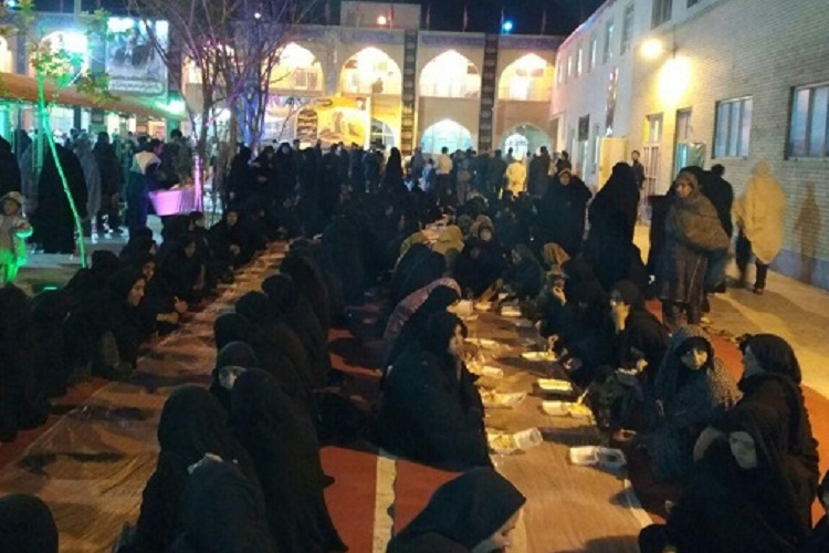 تصاویری از اطعام زائران پاکستانی در زائرسرای امام رضا(ع) زاهدان