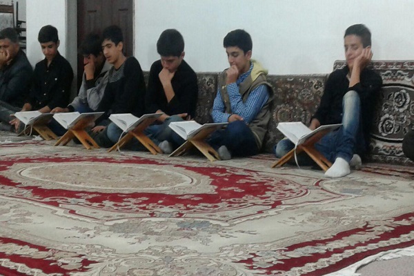 حضور قرآن‌آموزان مؤسسه آل یاسین سجاس در محفل قرآنی
