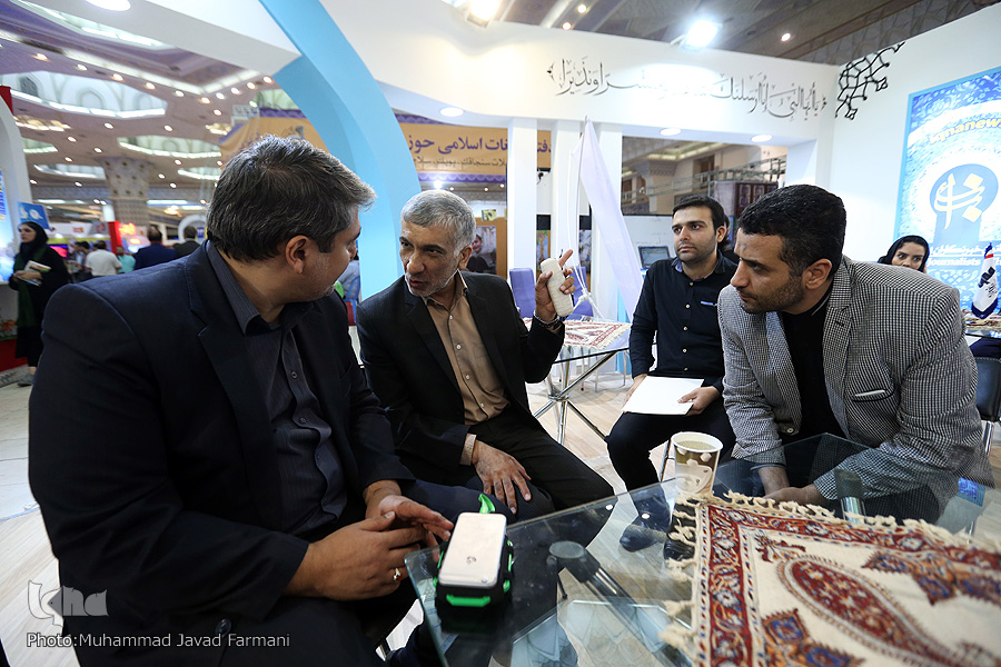 معاون قرآن و عترت وزیر ارشاد از غرفه ایکنا بازدید کرد
