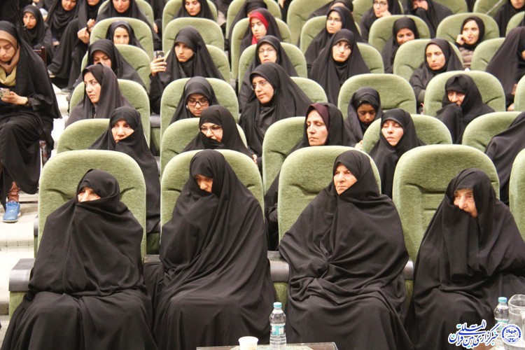 آيين تجليل از مادران سه شهیدی چهارمحال و بختیاری/گزارش تصويري