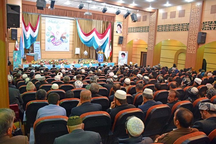 برگزاری همایش«یاوران وقف» در کردستان + عکس
