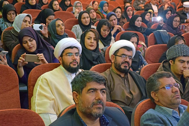 برگزاری همایش«یاوران وقف» در کردستان + عکس