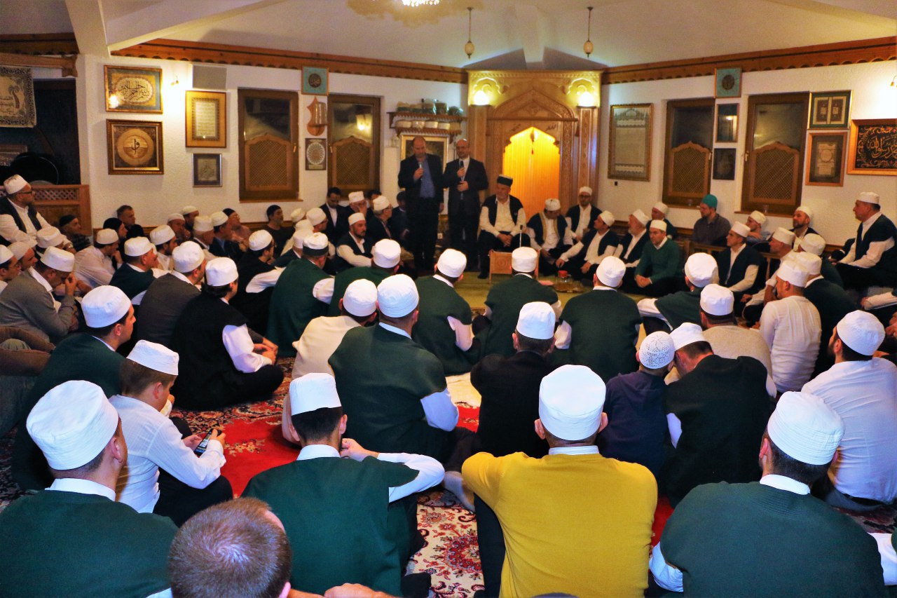 برپاپی جشن میلاد پیامبر(ص) در مسجد و تکیه «مسعودیه» بوسنی برپاپی جشن میلاد پیامبر(ص) در مسجد و تکیه «مسعودیه» بوسنی