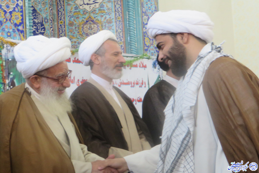 گزارش تصویری آیین عمامهگذاری 16 طلبه لرستانی گزارش تصویری آیین عمامهگذاری 16 طلبه لرستانی