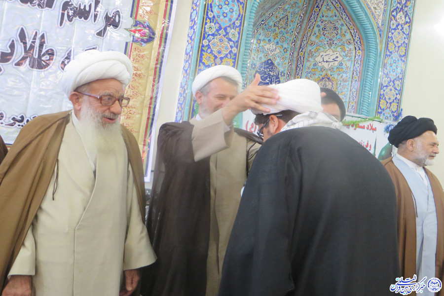 گزارش تصویری آیین عمامهگذاری 16 طلبه لرستانی گزارش تصویری آیین عمامهگذاری 16 طلبه لرستانی