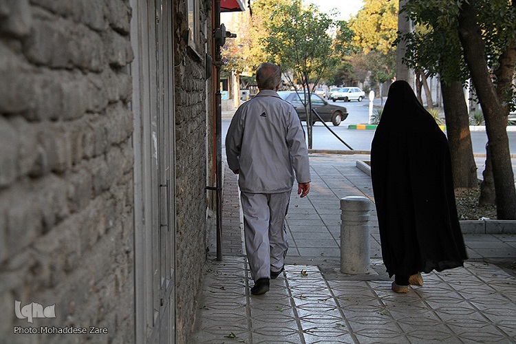 از لقمه&zwnj;های حلال سفره پدر، تا جرعه&zwnj;هایی از آیات قرآن/ همدمی از جنس آیاتِ نور در محل کار/ به کار می&zwnj;گویم &laquo;وقت نماز است&raquo;