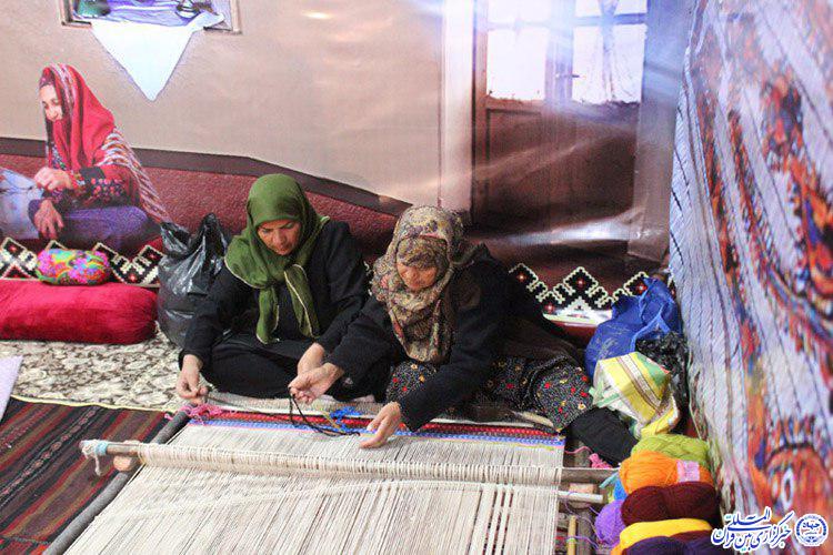 نمایشگاه صنایع دستی و هنرهای سنتی در قاب تصویر