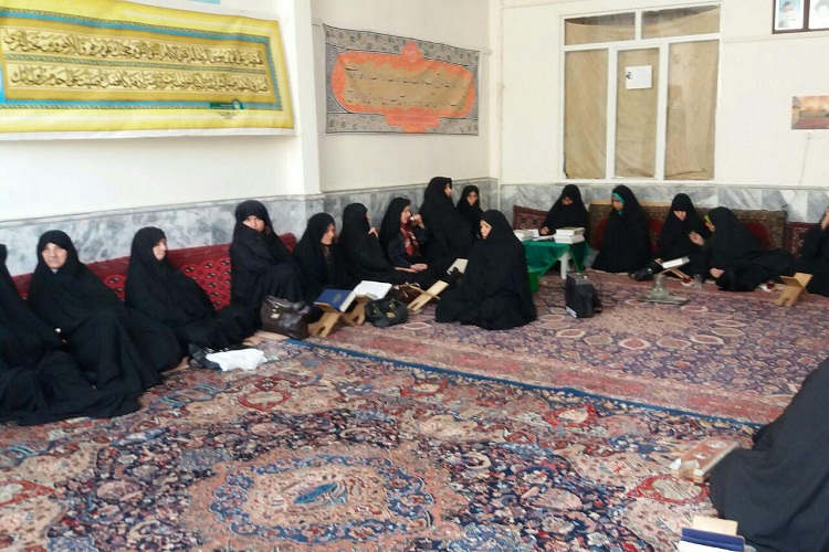 جلسات 20 ساله قرآن کریم بانوان در مدرسه قرآن المهدی جلسات 20 ساله قرآن کریم بانوان در مدرسه قرآن المهدی