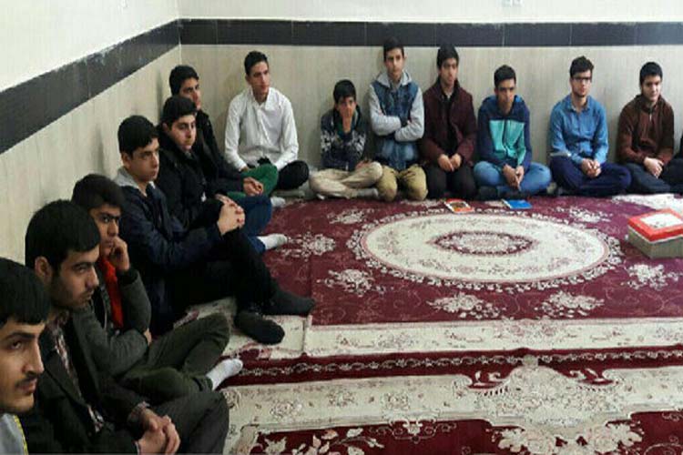 بازدید دانش&zwnj;آموزان کوهدشتی از مدارس علمیه