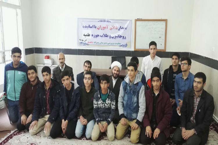 بازدید دانش&zwnj;آموزان کوهدشتی از مدارس علمیه