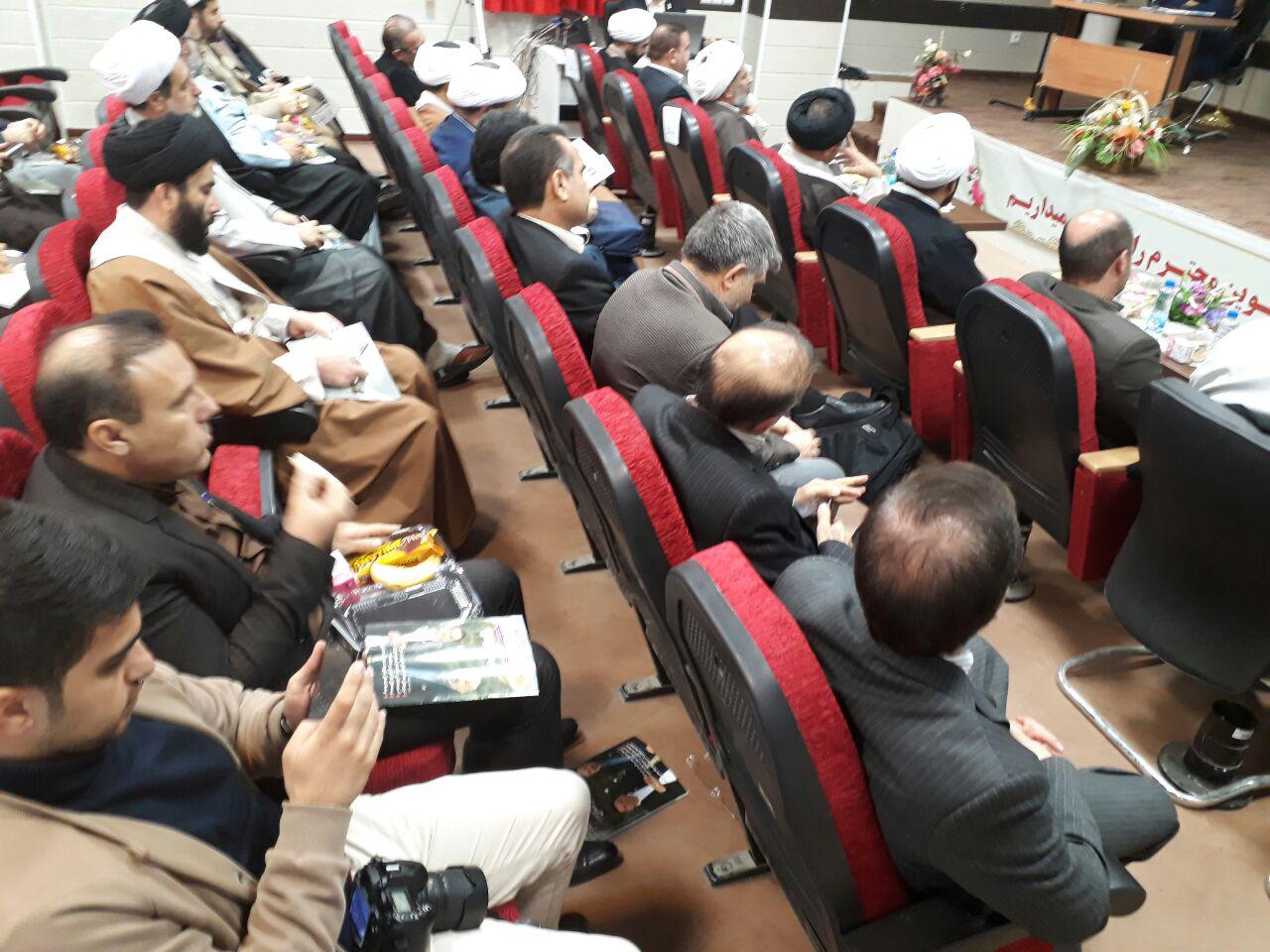 برگزاری نشست هماندیشی حوزه و دانشگاه در خرمآباد + عکس برگزاری نشست هماندیشی حوزه و دانشگاه در خرمآباد + عکس