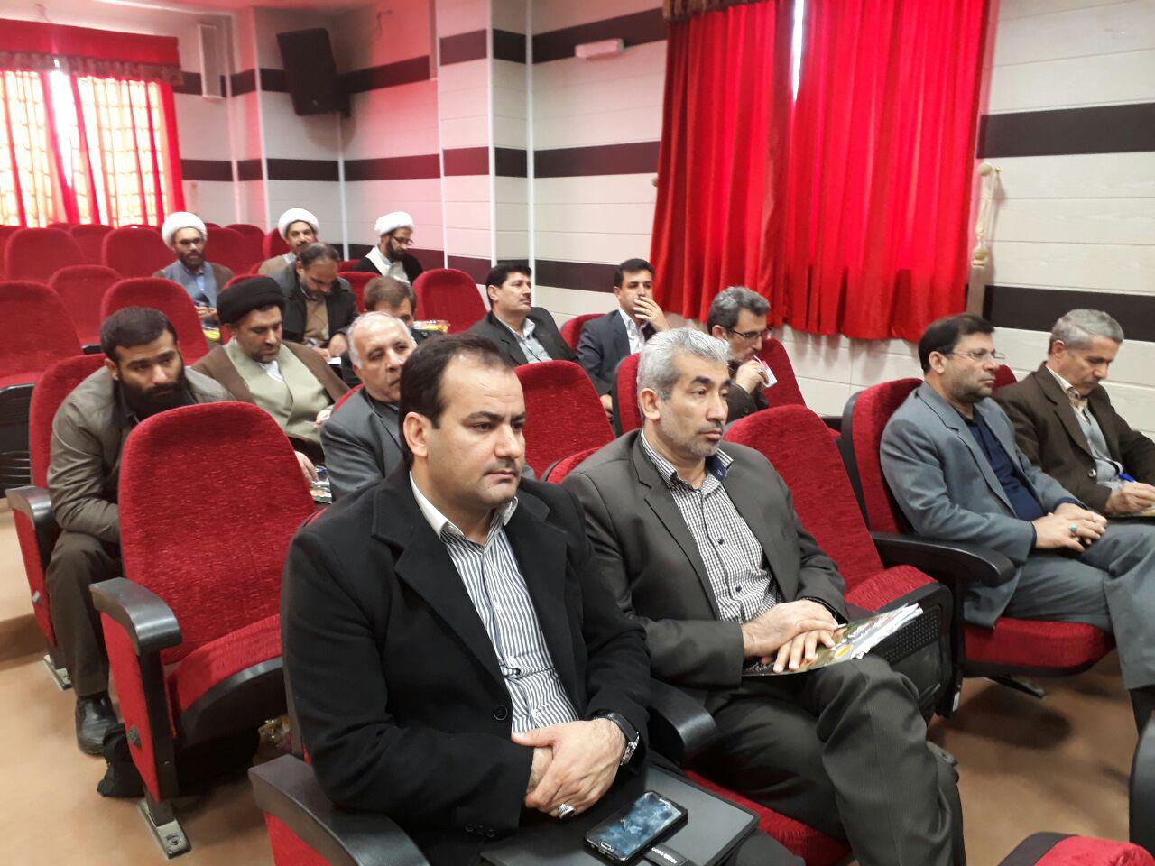 برگزاری نشست هماندیشی حوزه و دانشگاه در خرمآباد + عکس برگزاری نشست هماندیشی حوزه و دانشگاه در خرمآباد + عکس