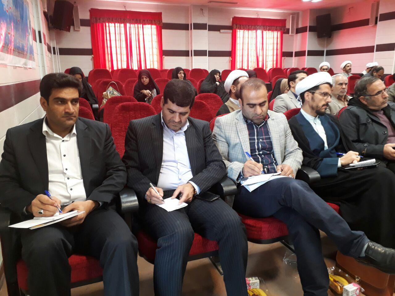 برگزاری نشست هماندیشی حوزه و دانشگاه در خرمآباد + عکس برگزاری نشست هماندیشی حوزه و دانشگاه در خرمآباد + عکس