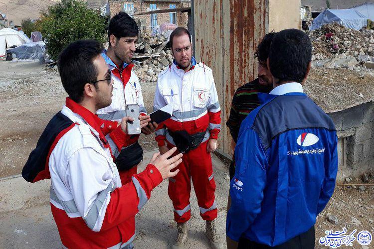 تلاش هلال احمر آذربایجان غربی برای کمک به زلزله زدگان به روایت تصویر