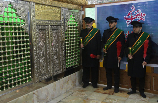غباروبی حرم مطهر امامزاده محمد(ع) کوهدشت