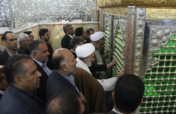 غباروبی حرم مطهر امامزاده محمد(ع) کوهدشت