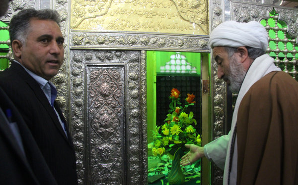 غباروبی حرم مطهر امامزاده محمد(ع) کوهدشت