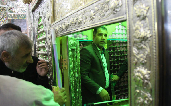 غباروبی حرم مطهر امامزاده محمد(ع) کوهدشت