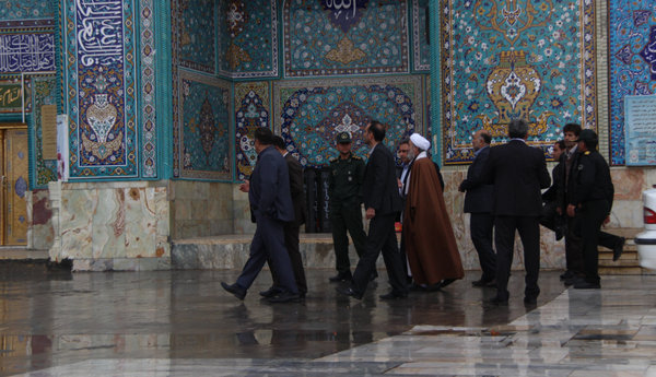 غباروبی حرم مطهر امامزاده محمد(ع) کوهدشت