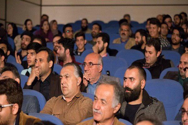 هنرمند متخلق به اخلاق انسانی است/تجلیل از خانواده هنرمند شهید مدافع حرم در ساری
