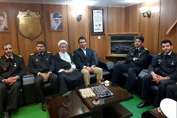 حسین رفیعی، قاری و مبتهل بر روی ناوشکن جنگی دماوند جمهوری اسلامی ایران بندر انزلی