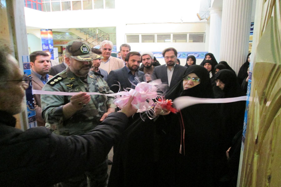 گزارش تصویری نمایشگاه عکس «نقش زنان لرستان در دفاع مقدس»