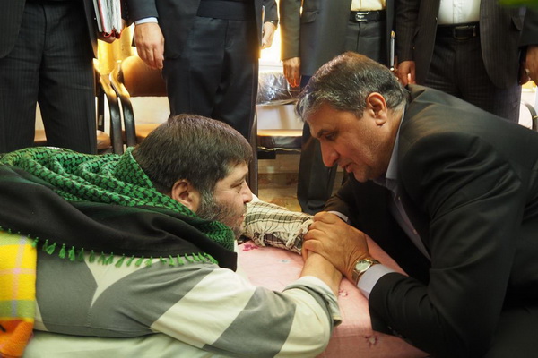 دلجویی استاندار از جانبازان مرکز توانبخشی امام علی(ع) ساری
