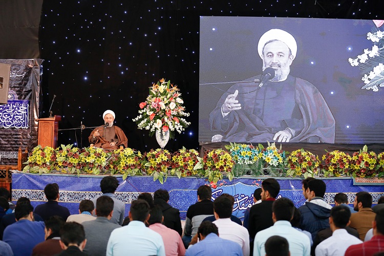 همایش عصر آفتاب با حضور 4 هزار دانشجو در جمکران