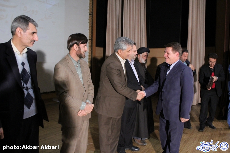 گزارش تصویری آیین تجلیل از برگزیدگان مسابقات قرآن اوقاف چهارمحال و بختیاری