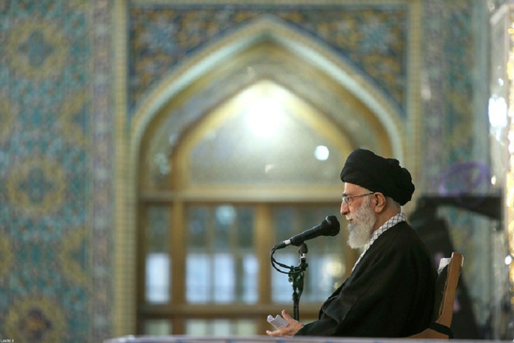 سخنرانی مقام معظم رهبری در حرم رضوی آغاز شد
